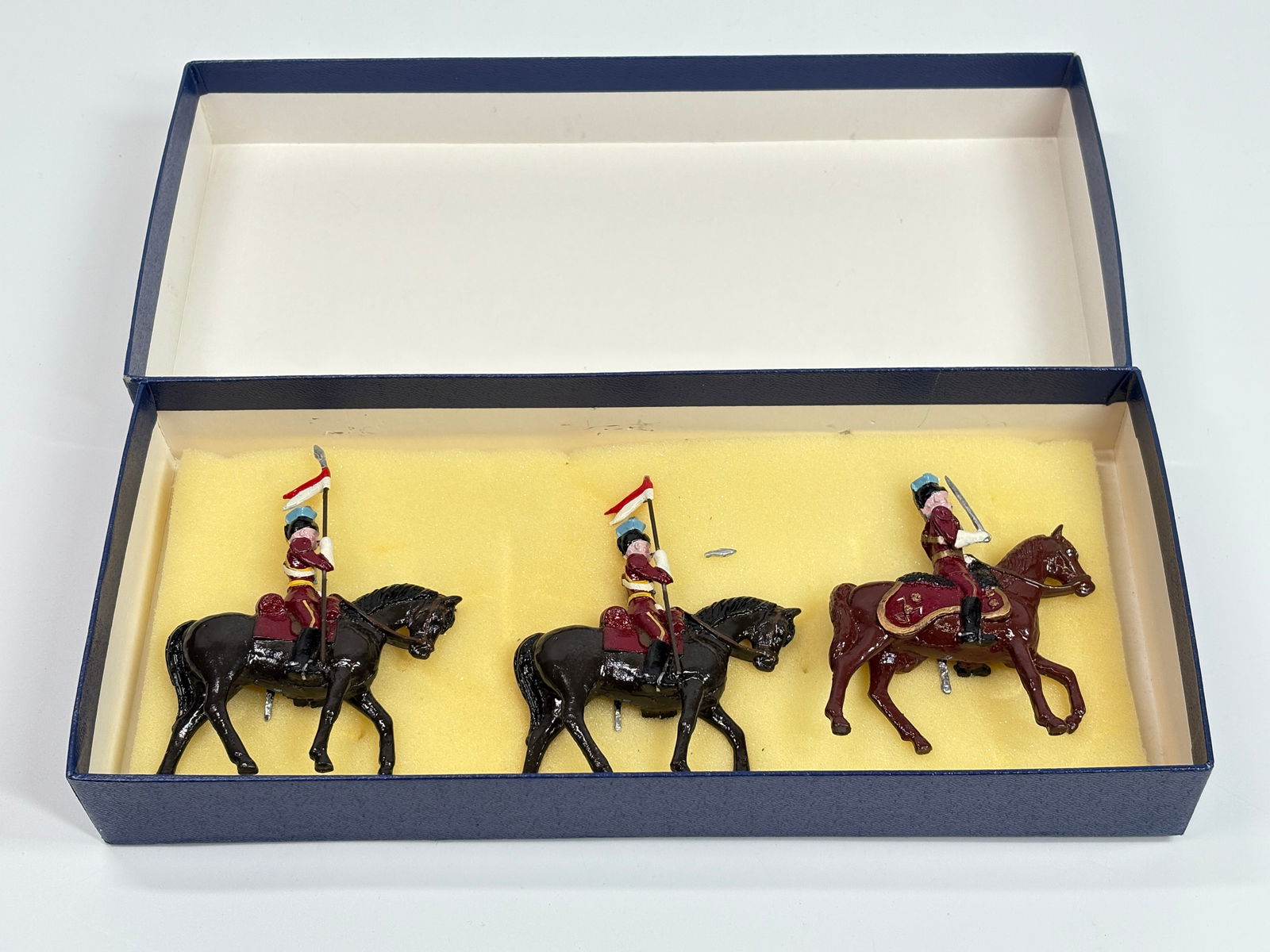 MARLBOROUGH LINCOLNSHIRE YEOMANRY: SET REMAINS IN VERY GOOD CONDITION WITH BOX.