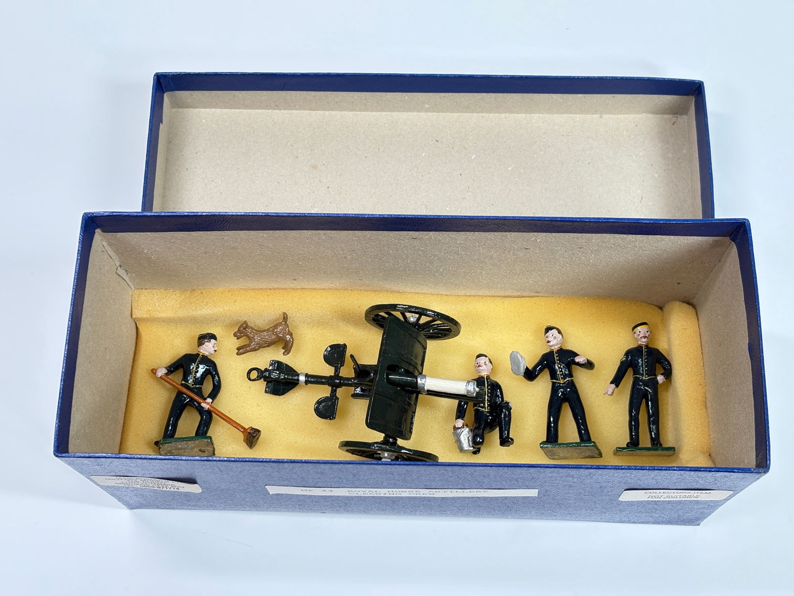 MARLBOROUGH MF44 ROYAL HORSE ARTILLERY CLEANING CREW (1 of 5)