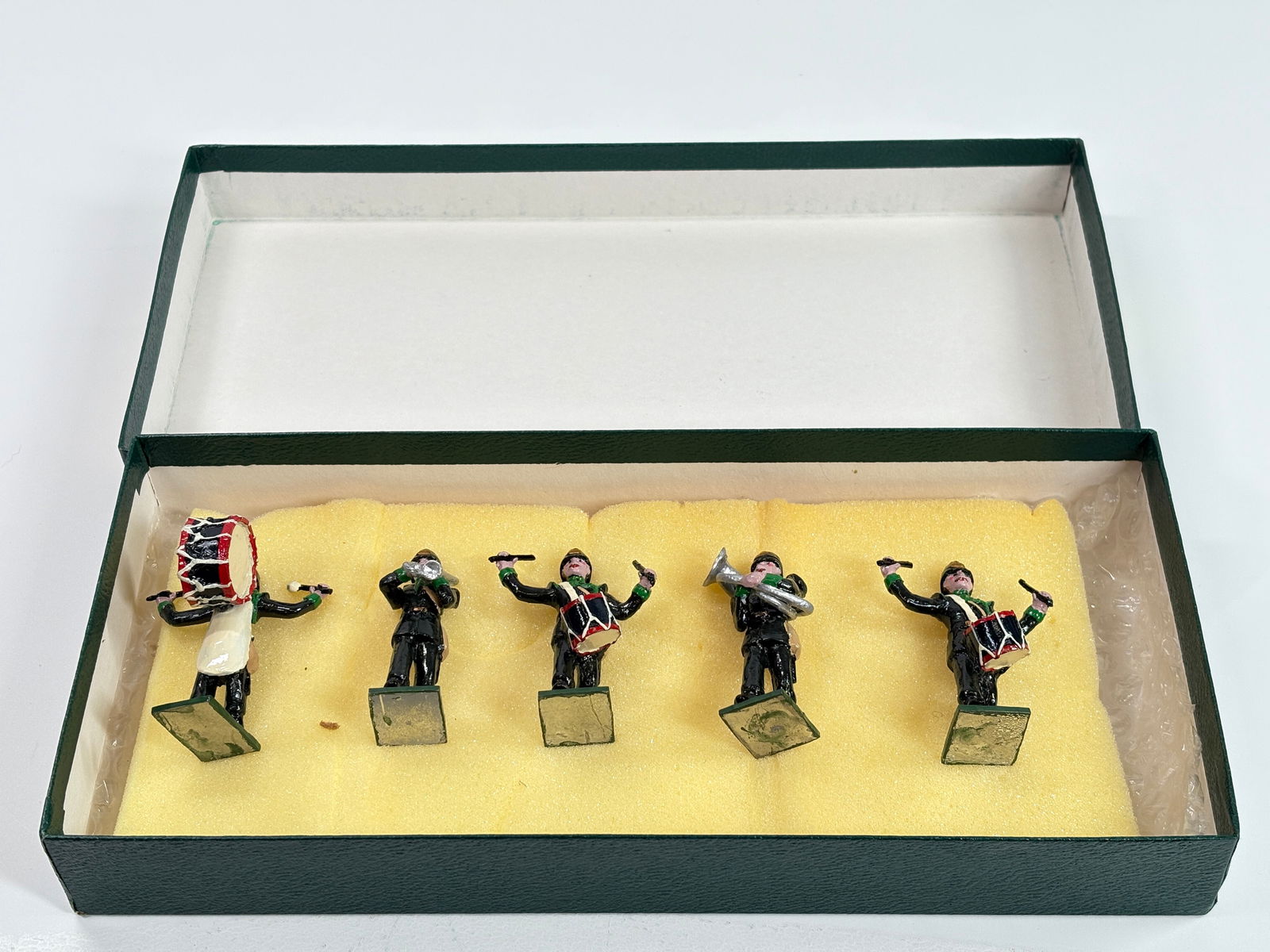 STAR SOLDIERS NO. 36B MILITARY BAND SET: SET REMAINS IN VERY GOOD CONDITION WITH BOX.