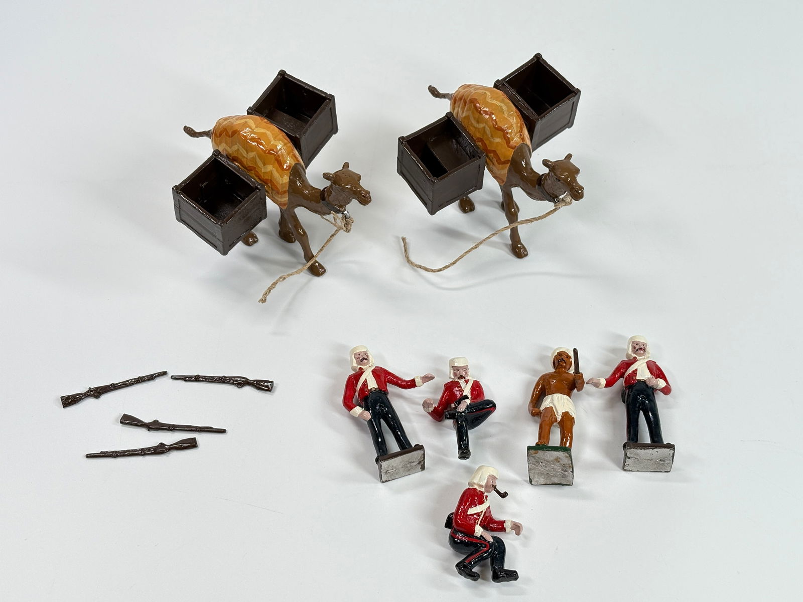 STAR SOLDIERS NO. 20 CAMEL RIFLE CARRY SET: SET REMAINS IN VERY GOOD CONDITION WITH BOX.