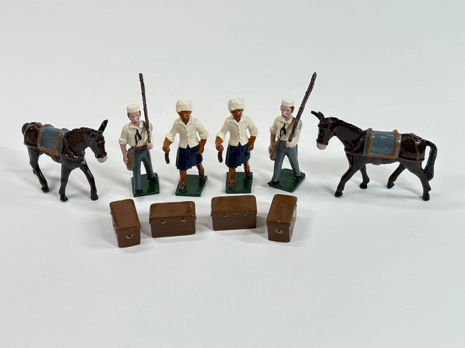 STAR SOLDIERS NO. 28 SOLDIER & DONKEY SET: SET REMAINS IN VERY GOOD CONDITION WITH BOX.