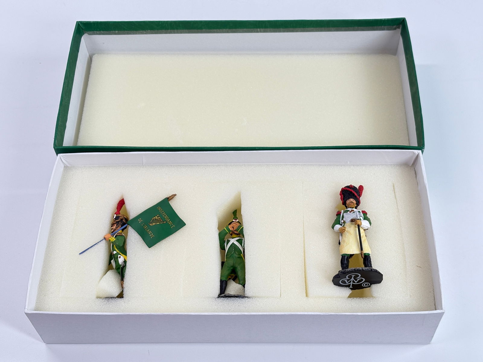 THE WARRIOR IRISH WI 02 IRISH LEGION FRANCE 1809: SET REMAINS IN VERY GOOD CONDITION WITH BOX.