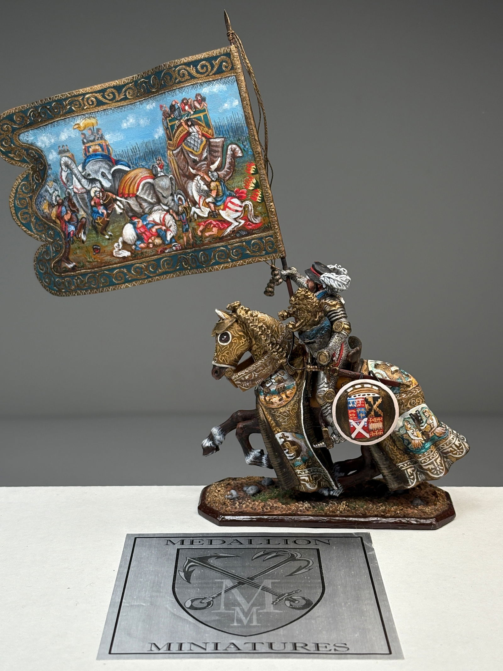 MEDALLION MINIATURES MEDIEVAL MOUNTED KNIGHT (1 of 4)