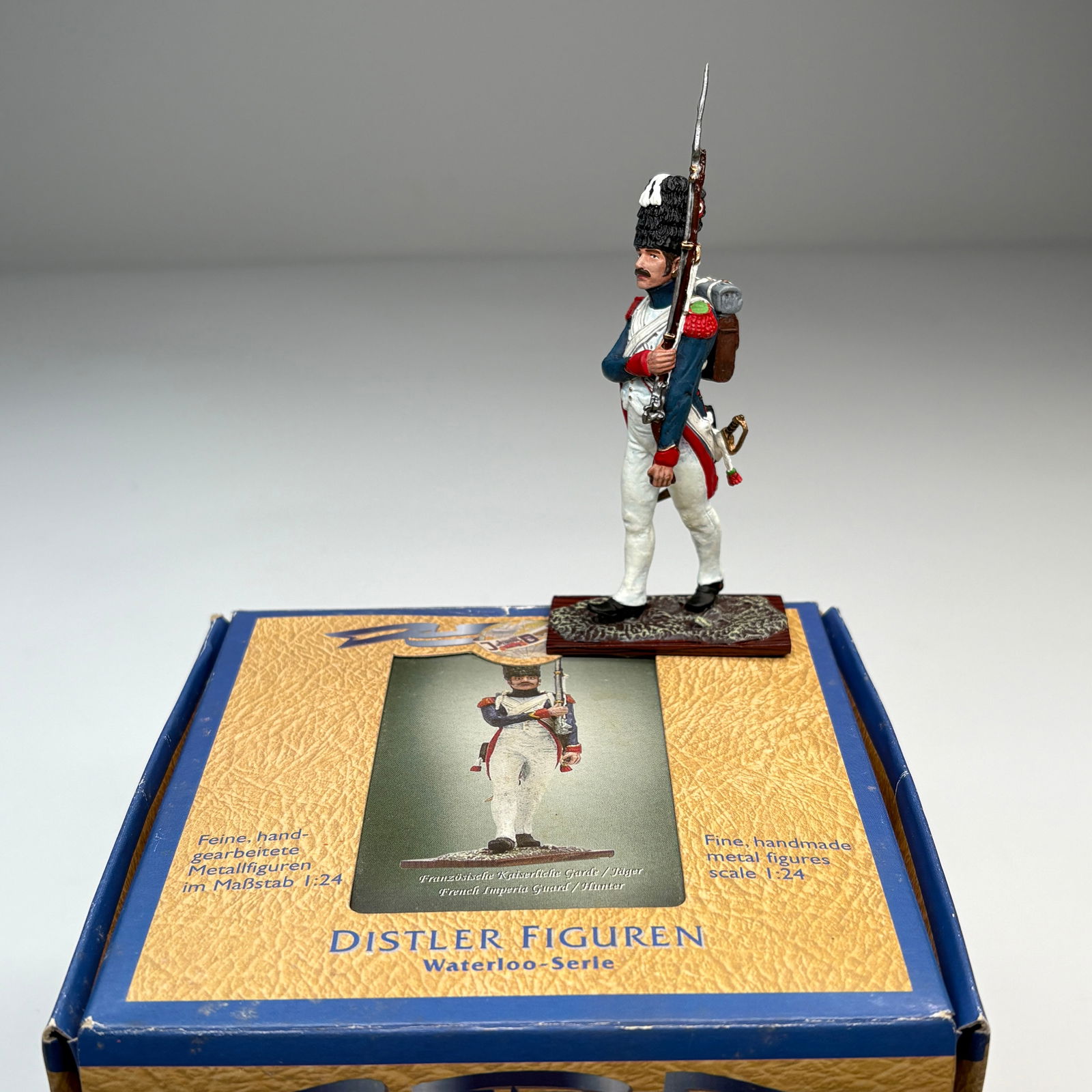 DISTLER 1/24 SCALE WATERLOO FIGURE W/ BOX: REMAINS IN VERY GOOD CONDITION, SHOWING MINIMAL WEAR. BOXES REMAIN IN GOOD CONDITION, SHOWING SOME STORAGE WEAR.