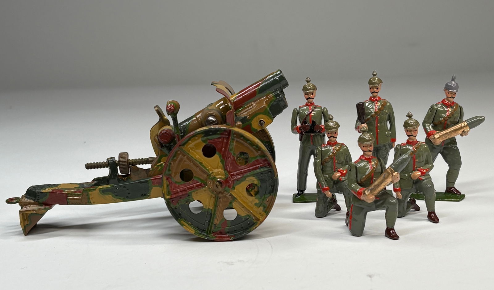 NEIL RHODES GERMAN WWI HOWITZER & CREW (1 of 3)