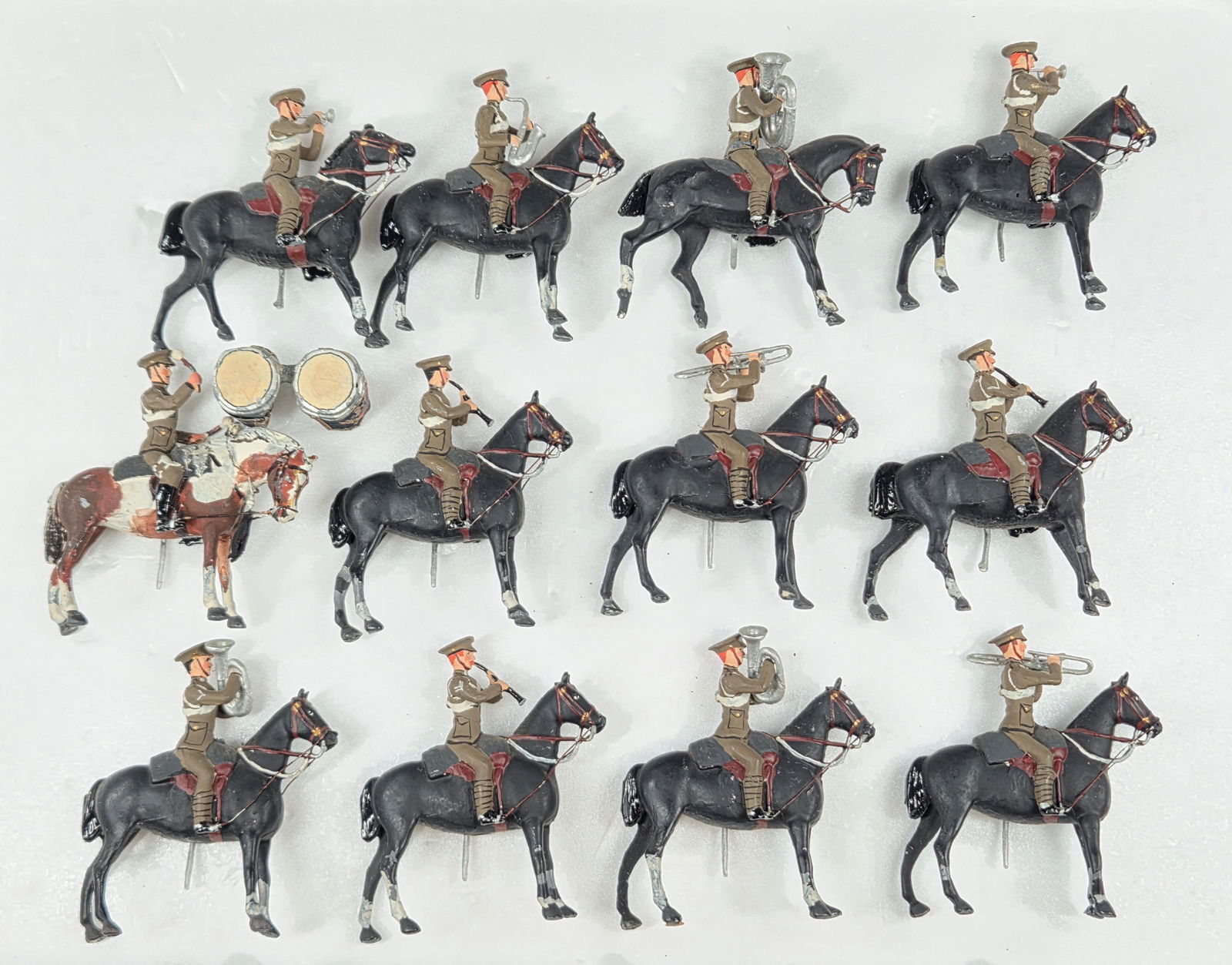 BRITAINS "REPAINTS & MODS" MOUNTED BAND OF LIFE GUARDS (1 of 7)