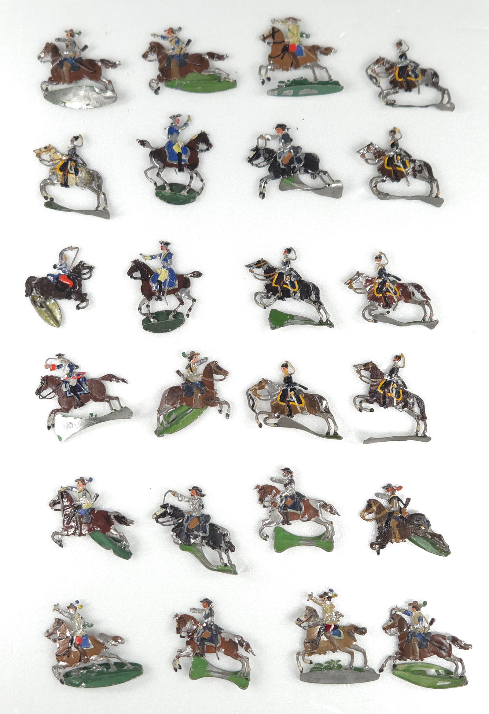 VARIOUS ANTIQUE 15MM GERMAN FLAT SOLDIERS (1 of 6)