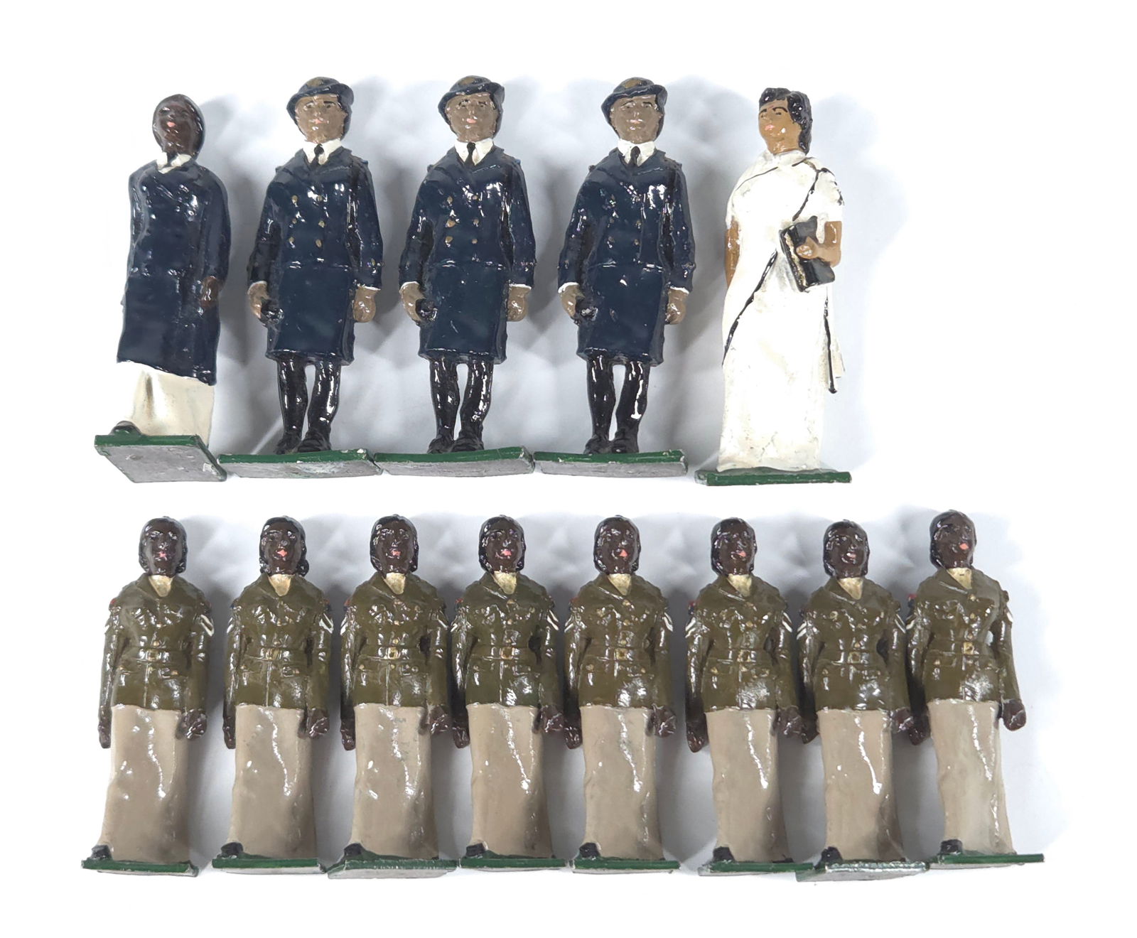 SET OF 13 HAND PAINTED LEAD SOLDIERS: ALL REMAIN IN GOOD CONDITION, SHOWING SOME MINIMAL WEAR.