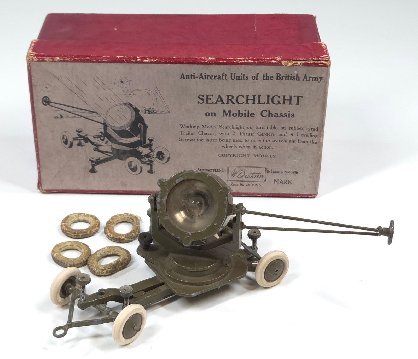 W. BRITAIN NO. 430339 SEARCHLIGHT ON MOBILE CHASSIS (1 of 5)