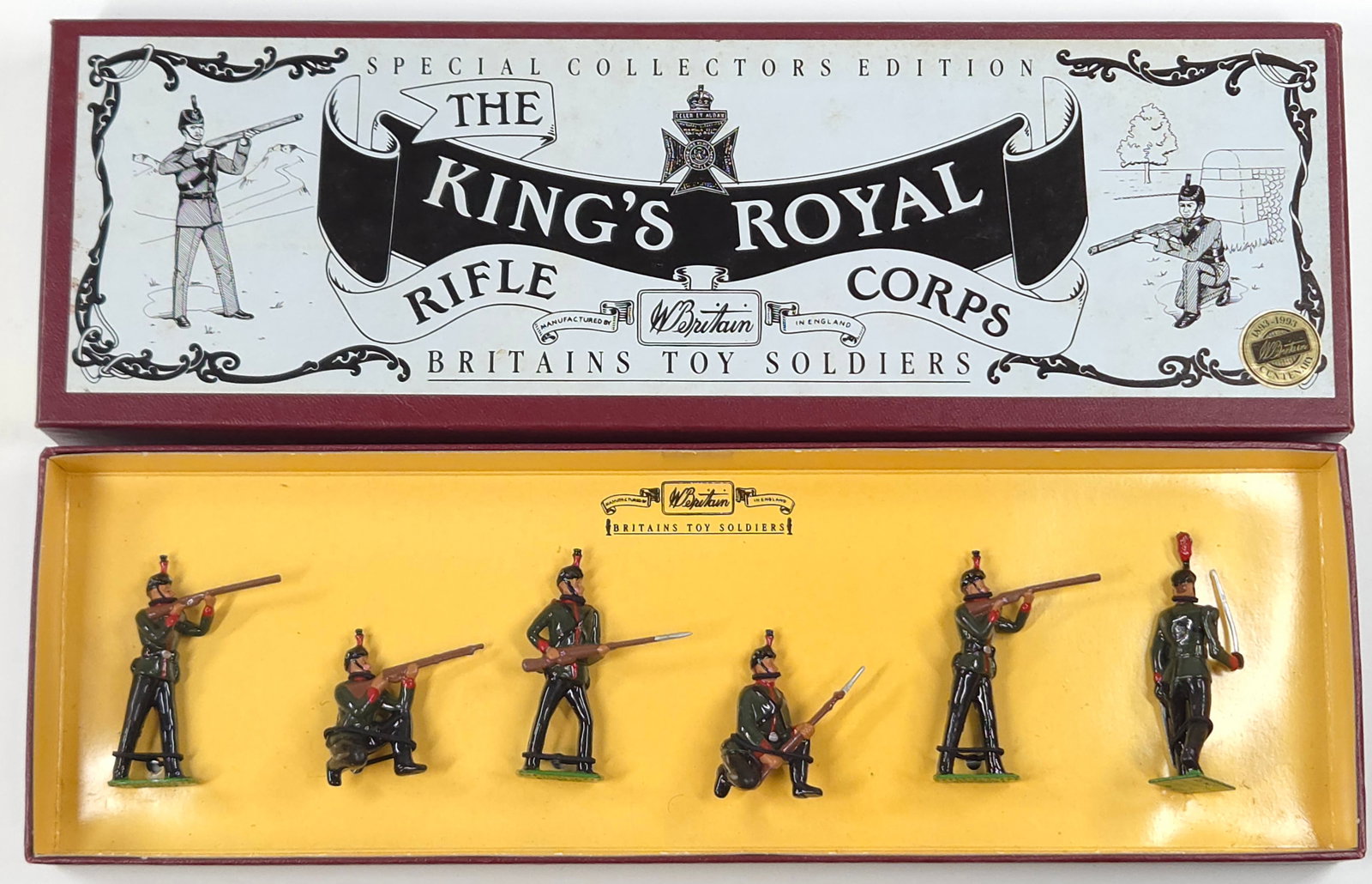 W. BRITAIN NO. 8822 THE KING'S ROYAL RIFLE CORPS: REMAINS IN VERY GOOD CONDITION WITH ORIGINAL BOX.