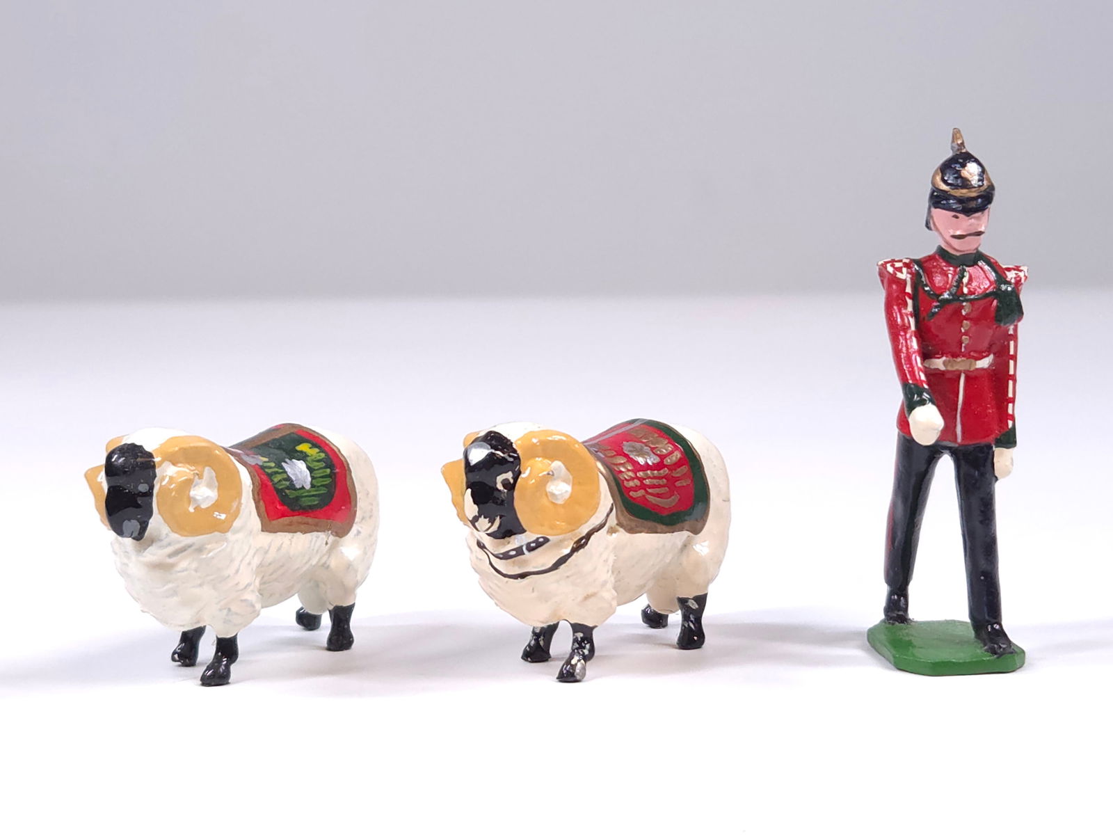 DUCAL MODELS MOUNTED HORSE (1 of 3)