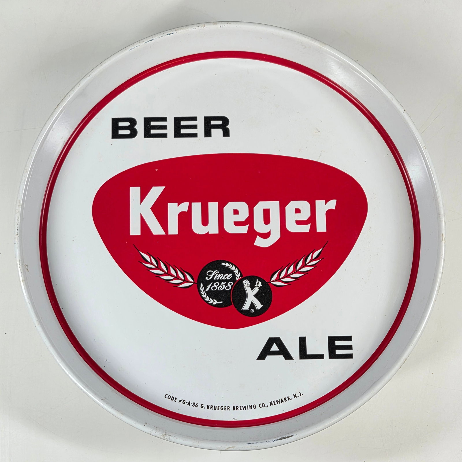 VINTAGE KRUEGER BEER ALE ADVERTISING TRAY: REMAINS IN GOOD CONDITION, SHOWING SOME TYPICAL WEAR.