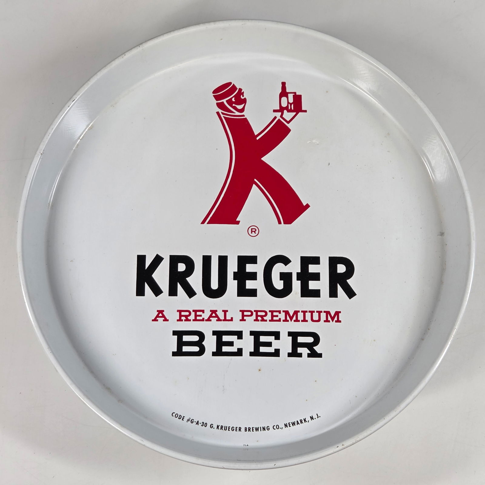 VINTAGE KRUEGER PREMIUM BEER ADVERTISING TRAY: REMAINS IN GOOD CONDITION, SHOWING SOME TYPICAL WEAR.