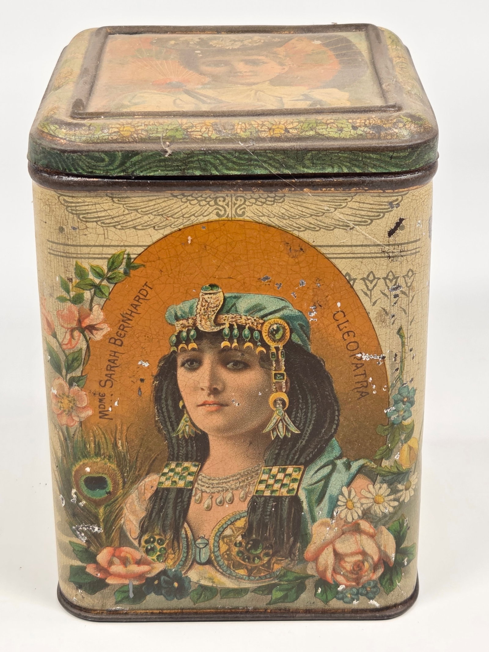 NEW YORK BISCUIT CO. ADVERTISING TIN: REMAINS IN GOOD CONDITION, SHOWING SOME TYPICAL WEAR.