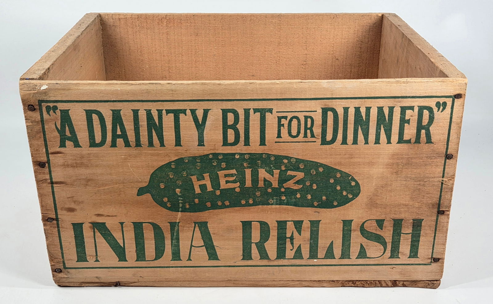 H.J. HEINZ INDIAN RELISH - PORK & BEANS WOOD BOX: REMAINS IN GOOD ORIGINAL CONDITION, SHOWING SOME TYPICAL WEAR.