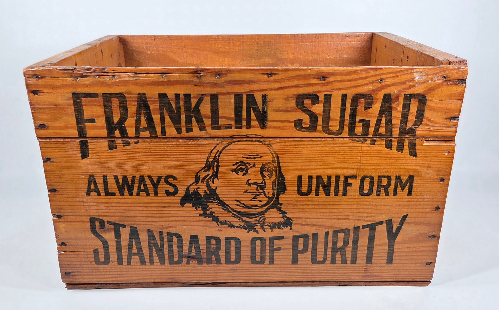 LARGE FRANKLIN SUGAR COUNTRY STORE WOOD BOX: REMAINS IN GOOD CONDITION, SHOWING TYPICAL WEAR. BOX HAS BEEN SHELLACKED.