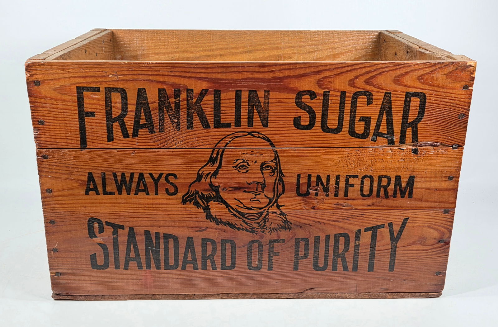 LARGE FRANKLIN SUGAR COUNTRY STORE WOOD BOX: REMAINS IN GOOD CONDITION, SHOWING SOME TYPICAL WEAR. BOX HAS BEEN SHELLACKED.