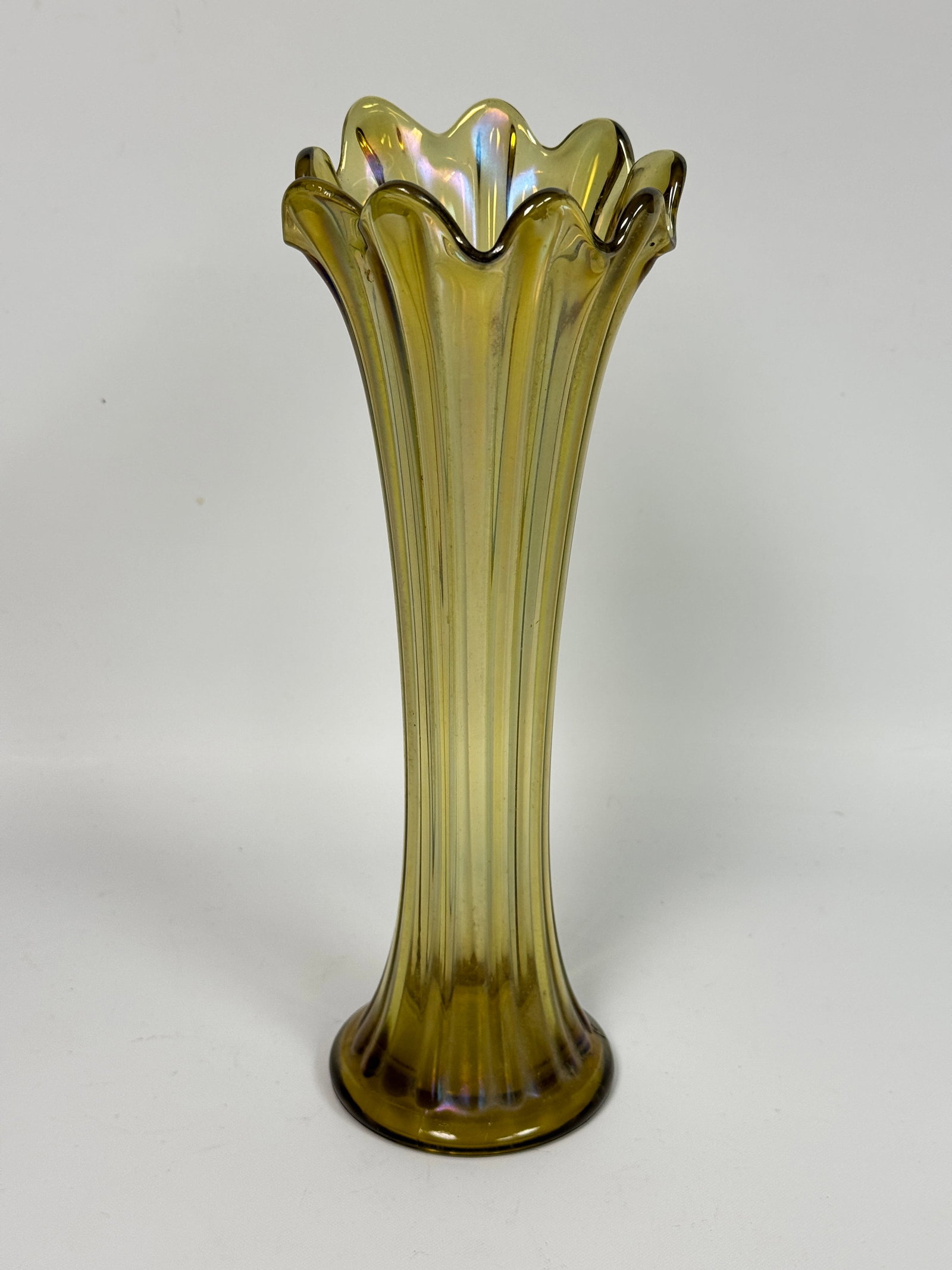OLIVE BROWN CARNIVAL GLASS STRETCH VASE (1 of 4)