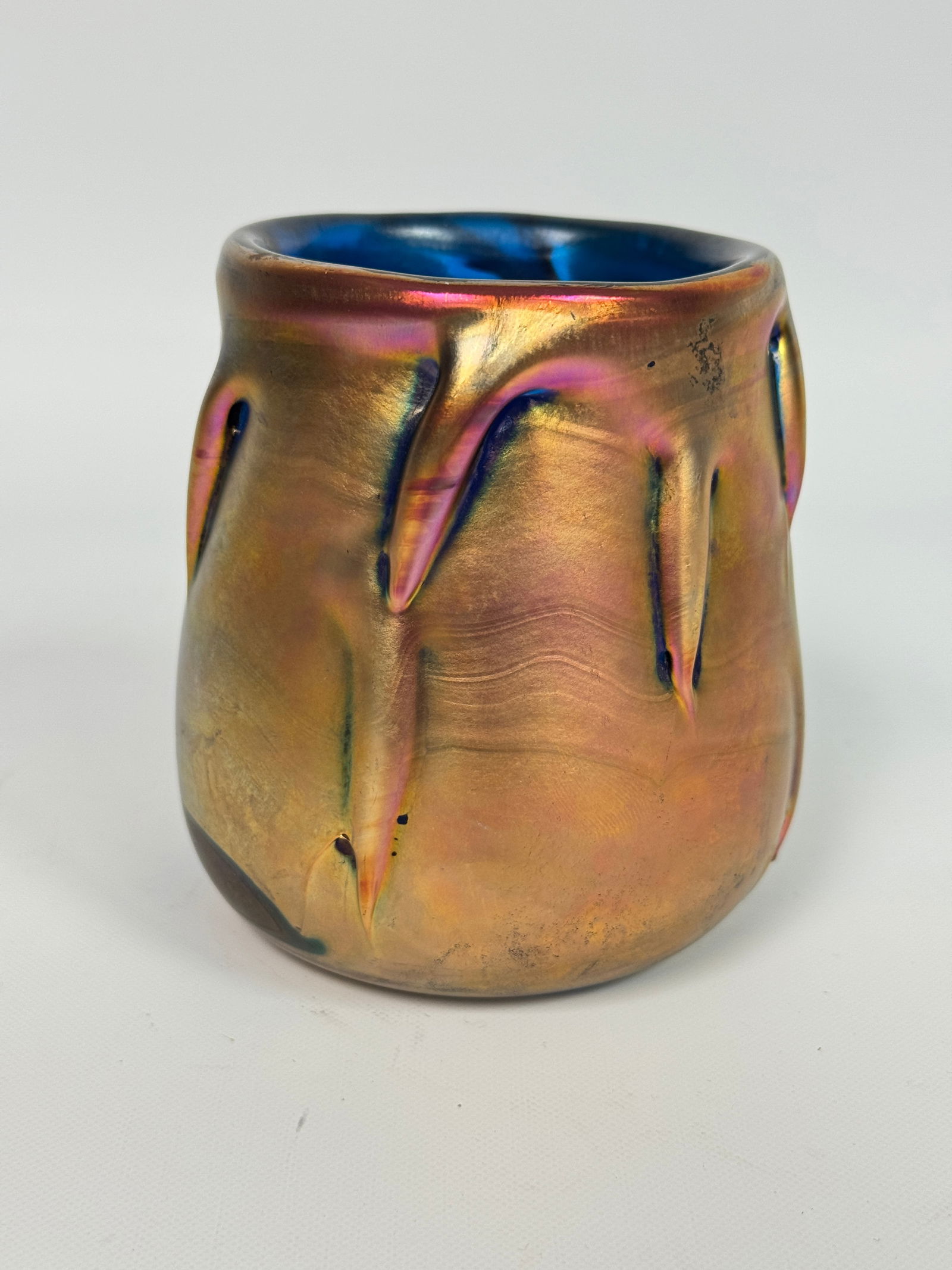 1988 MAGIC HAND FIRE IRIDESCENT COBALT GLASS: REMAINS IN VERY GOOD CONDITION, NO CHIPS OR CRACKS.