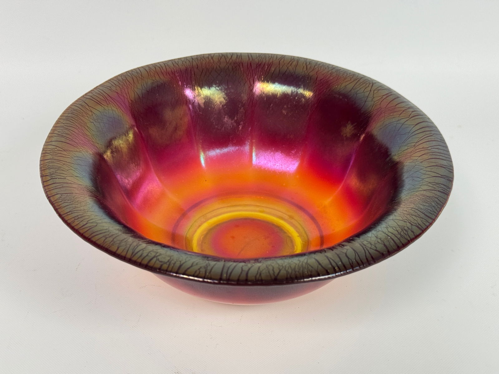 IMPERIAL GLASS RUBY IRIDESCENT STRETCH GLASS BOWL: REMAINS IN VERY GOOD CONDITION, NO CHIPS OR CRACKS.