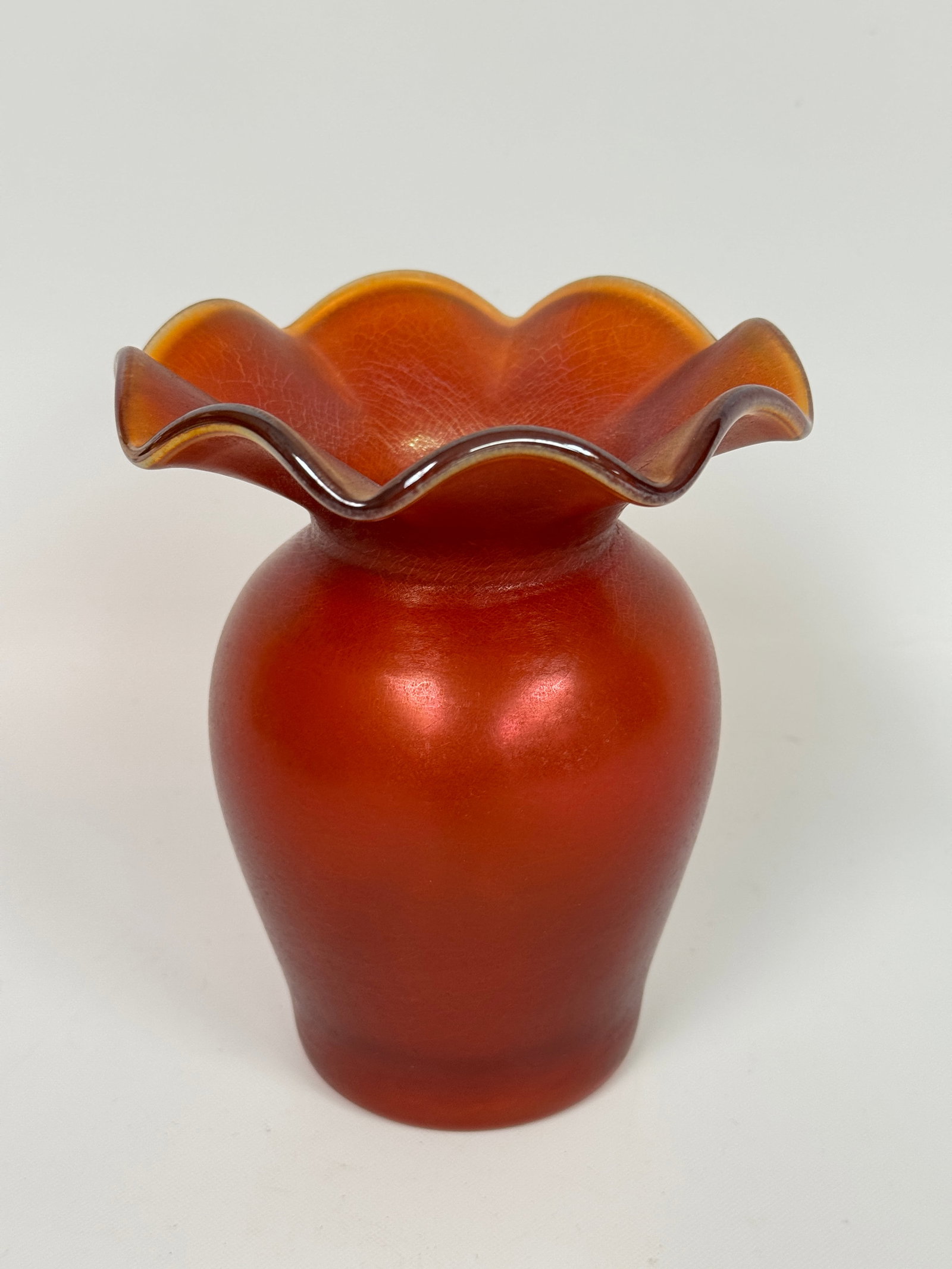 IMPERIAL BLOOD ORANGE IRIDESCENT GLASS VASE (1 of 6)