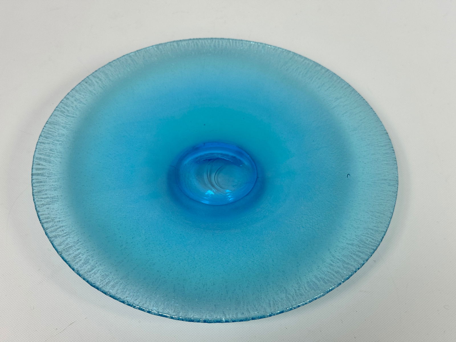 FENTON CELESTE BLUE IRIDESCENT STRETCH GLASS CAKE PLATE (1 of 4)