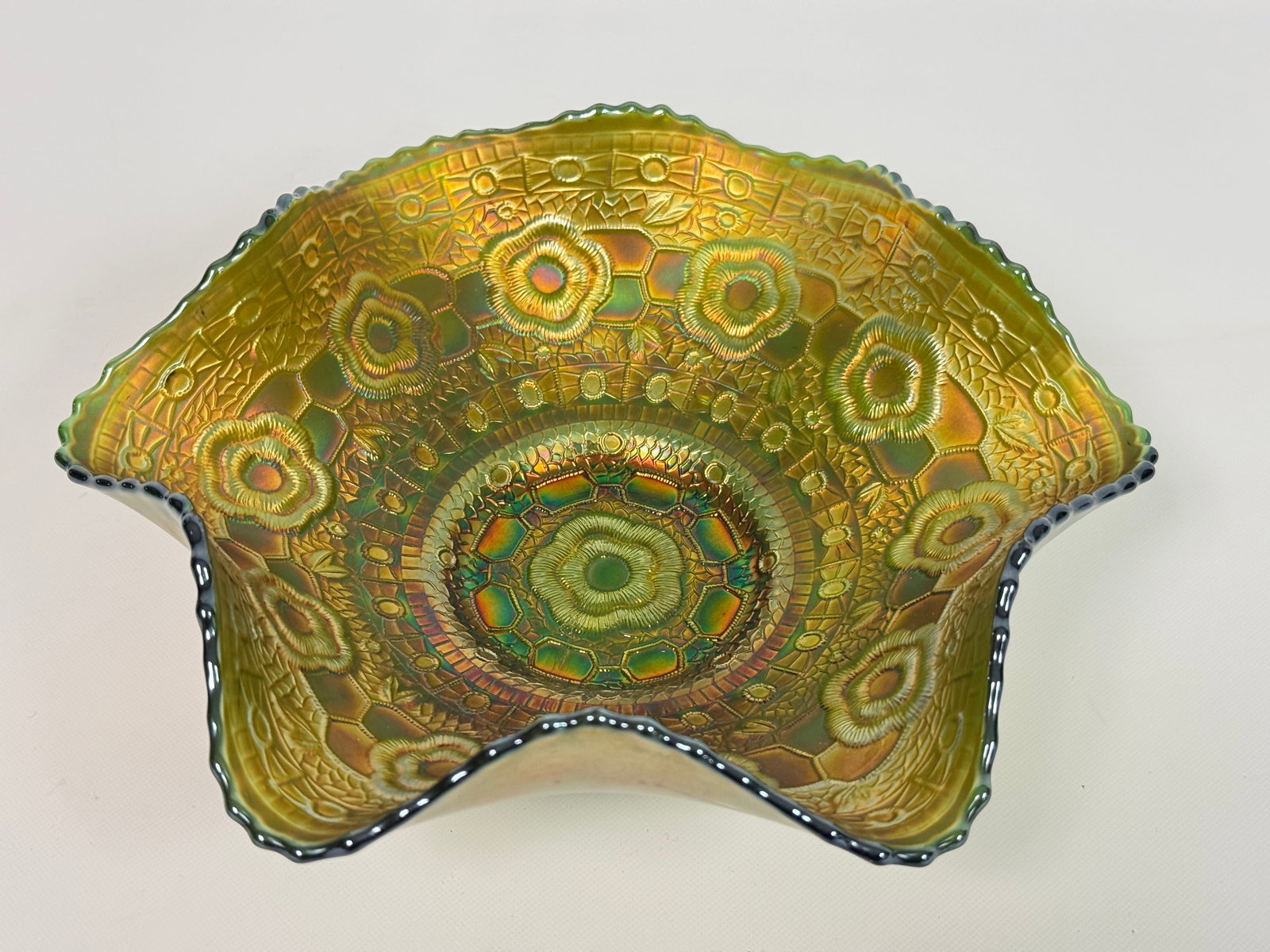 FENTON CAPTIVE ROSE GREEN CARNIVAL GLASS BOWL: REMAINS IN VERY GOOD CONDITION, NO CHIPS OR CRACKS.