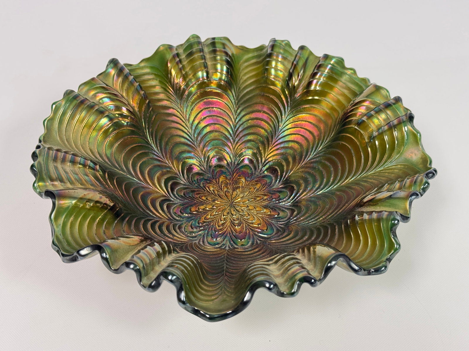 FENTON GREEN CARNIVAL GLASS PEACOCK TAIL DISH (1 of 5)