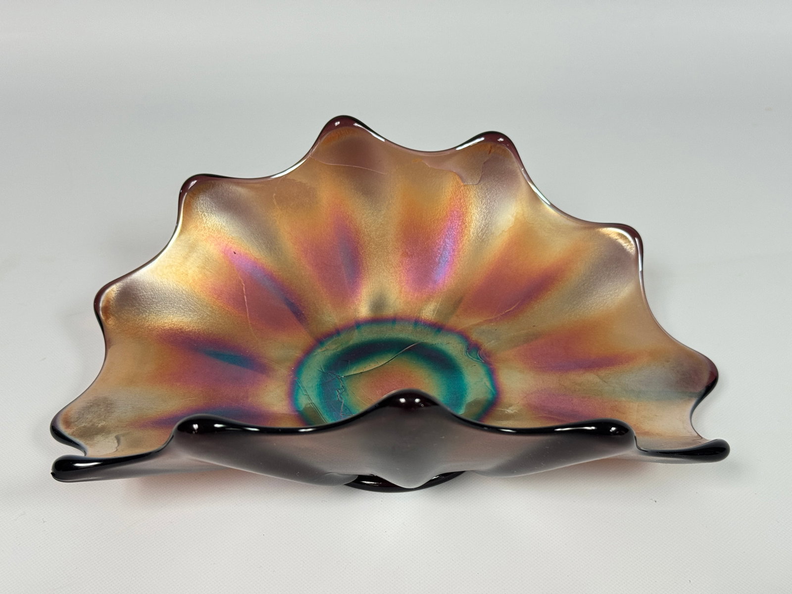 WESTMORELAND CARNIVAL GLASS CORINTH PATTERN BANANA BOAT BOWL: REMAINS IN VERY GOOD CONDITION, NO CHIPS OR CRACKS.