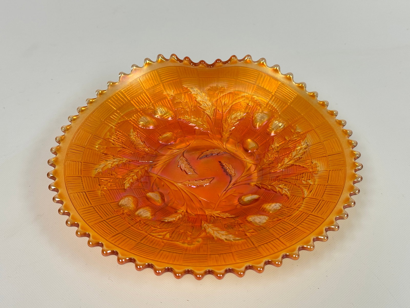 NORTHWOOD MARIGOLD CARNIVAL GLASS STRAWBERRY JACK IN THE PULPIT DISH: REMAINS IN VERY GOOD CONDITION, NO CHIPS OR CRACKS.