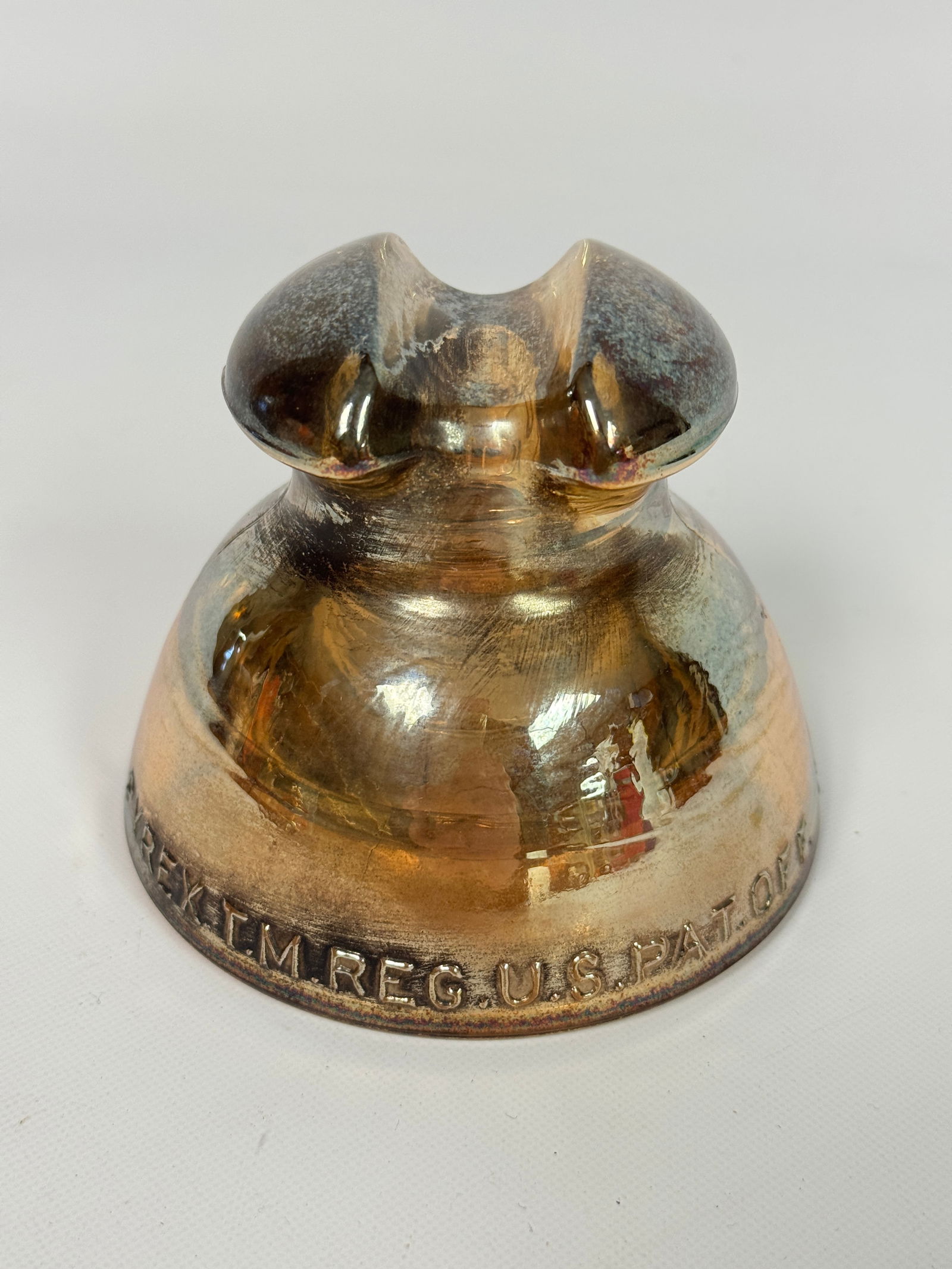 PYREX CARNIVAL GLASS INSULATOR: REMAINS IN VERY GOOD CONDITION, NO CHIPS OR CRACKS.