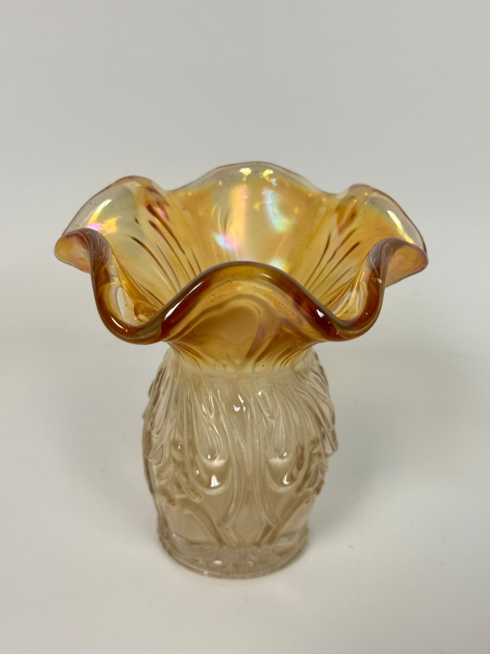 IMPERIAL CARNIVAL GLASS ROCOCO VASE: REMAINS IN VERY GOOD CONDITION, NO CHIPS OR CRACKS.