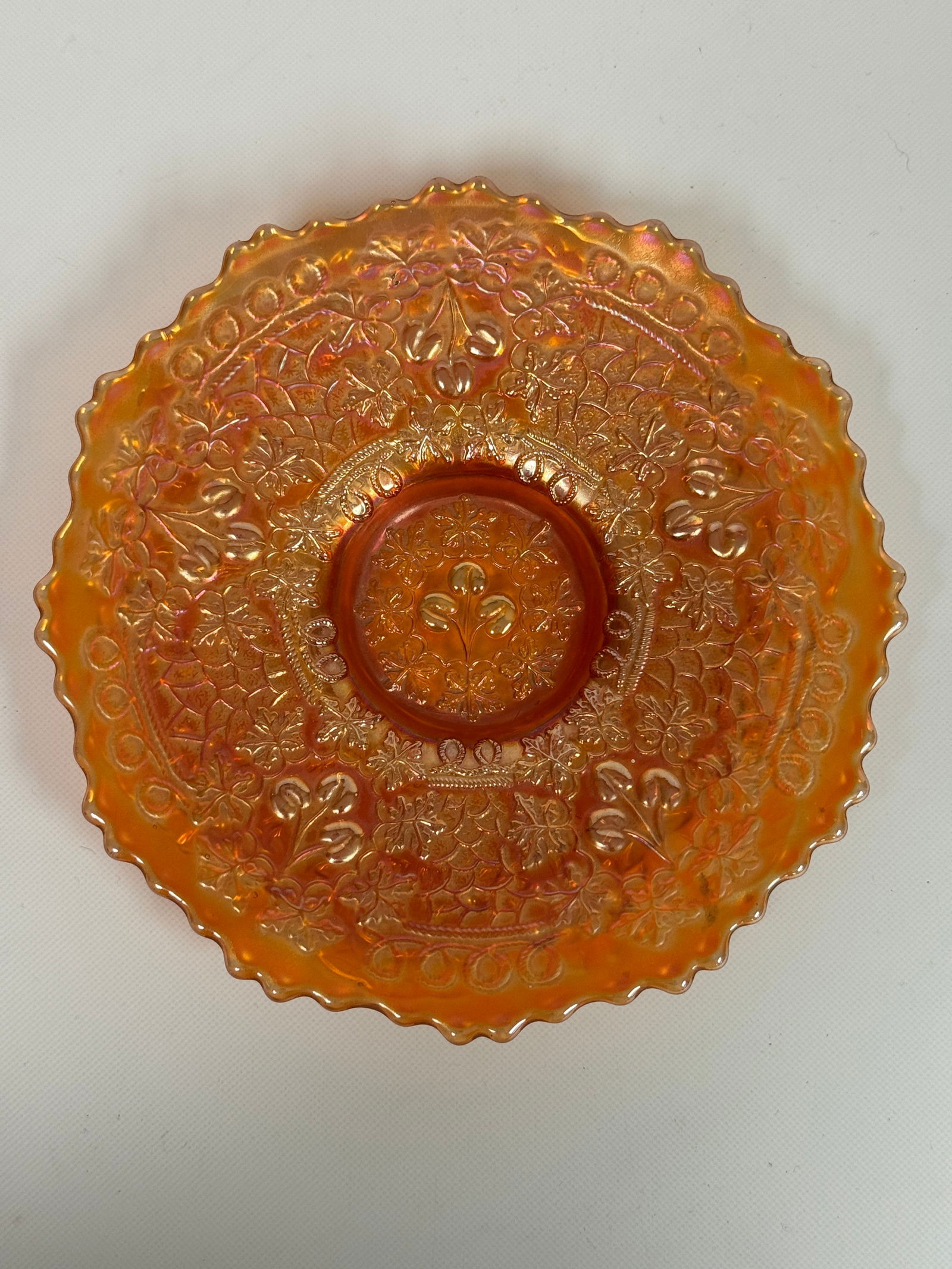 FENTON LEAF CHAIN MARIGOLD CARNIVAL GLASS DISH: REMAINS IN VERY GOOD CONDITION, NO CHIPS OR CRACKS.