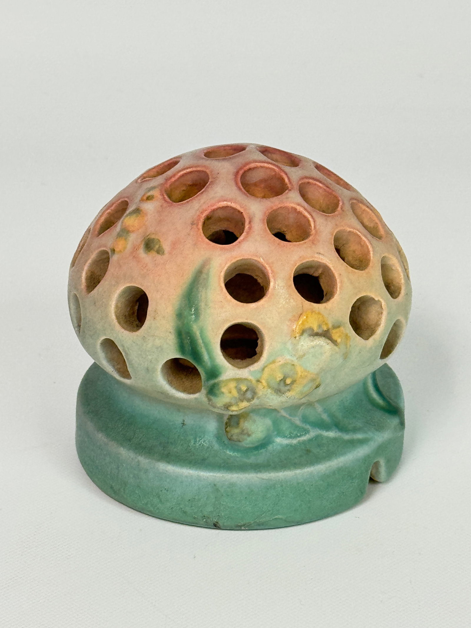 ROSEVILLE ART POTTERY PINK IXIA FLOWER FROG: REMAINS IN GOOD CONDITION, NO CHIPS OR CRACKS.