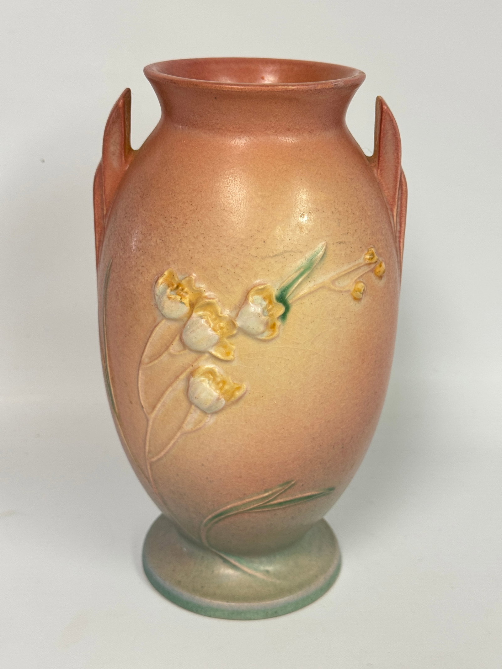 ROSEVILLE ART POTTERY 9 3/4" PINK IXIA ART DECO VASE: REMAINS IN GOOD CONDITION, NO CHIPS OR CRACKS.