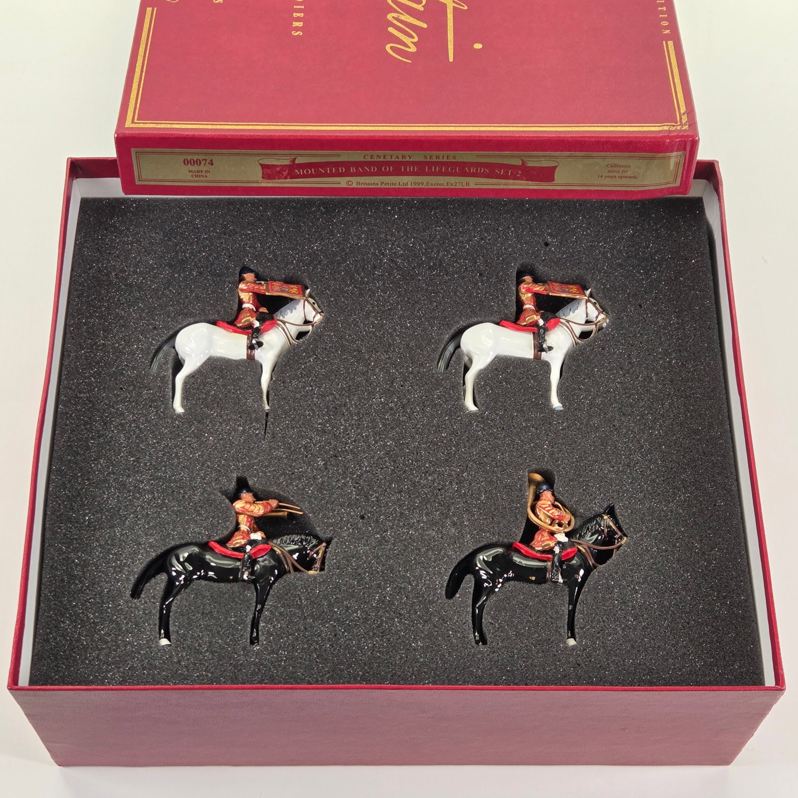 BRITAIN 00074 CENETARY SERIES MOUNTED BAND LIFEGUARDS SET 2: REMAINS IN EXCELLENT CONDITION WITH BOX.