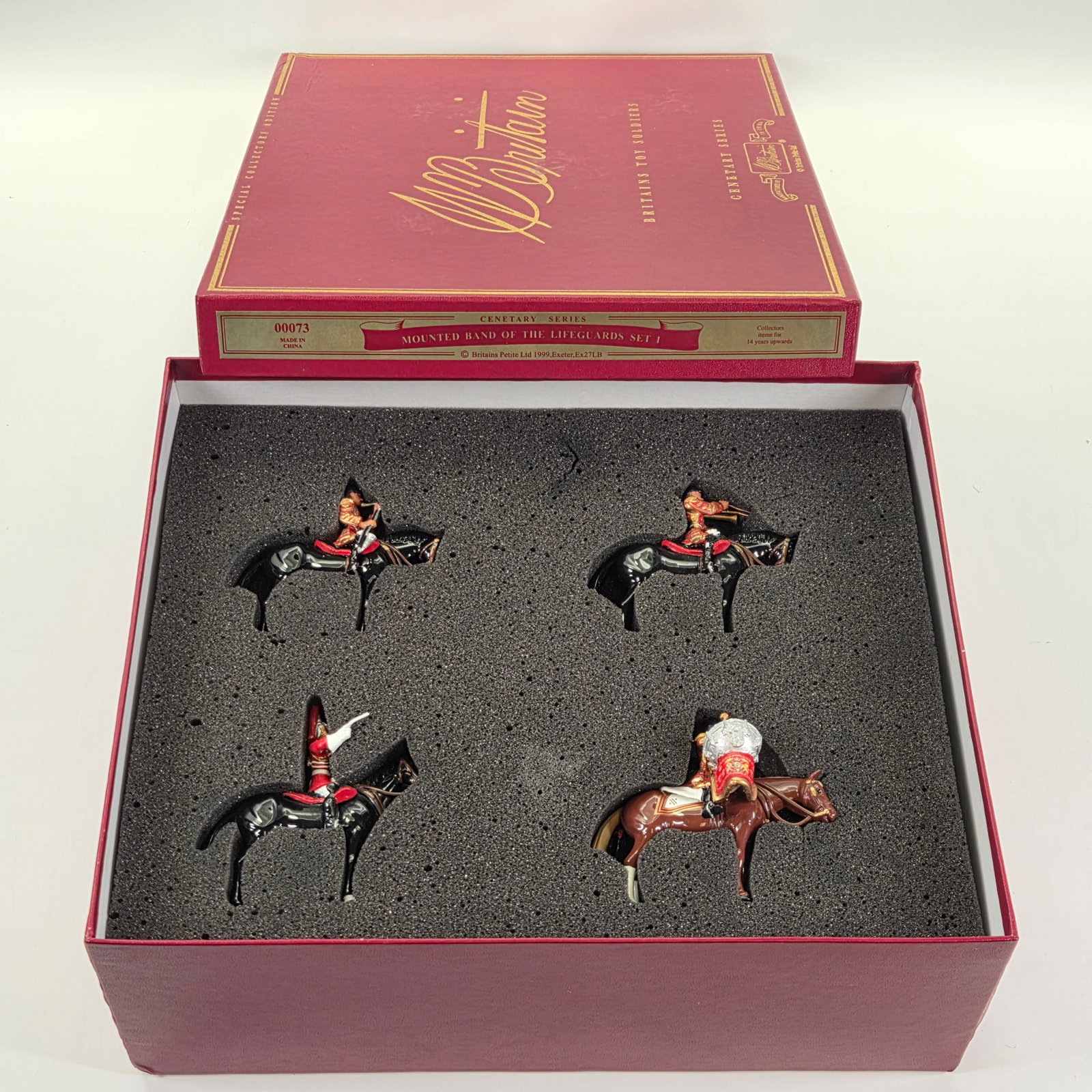 BRITAIN 00073 CENETARY SERIES MOUNTED BAND LIFEGUARDS SET 1 (1 of 7)