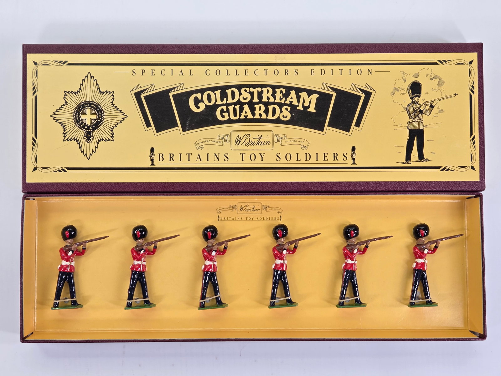 BRITAIN 8800 COLDSTREAM GUARDS (1 of 4)