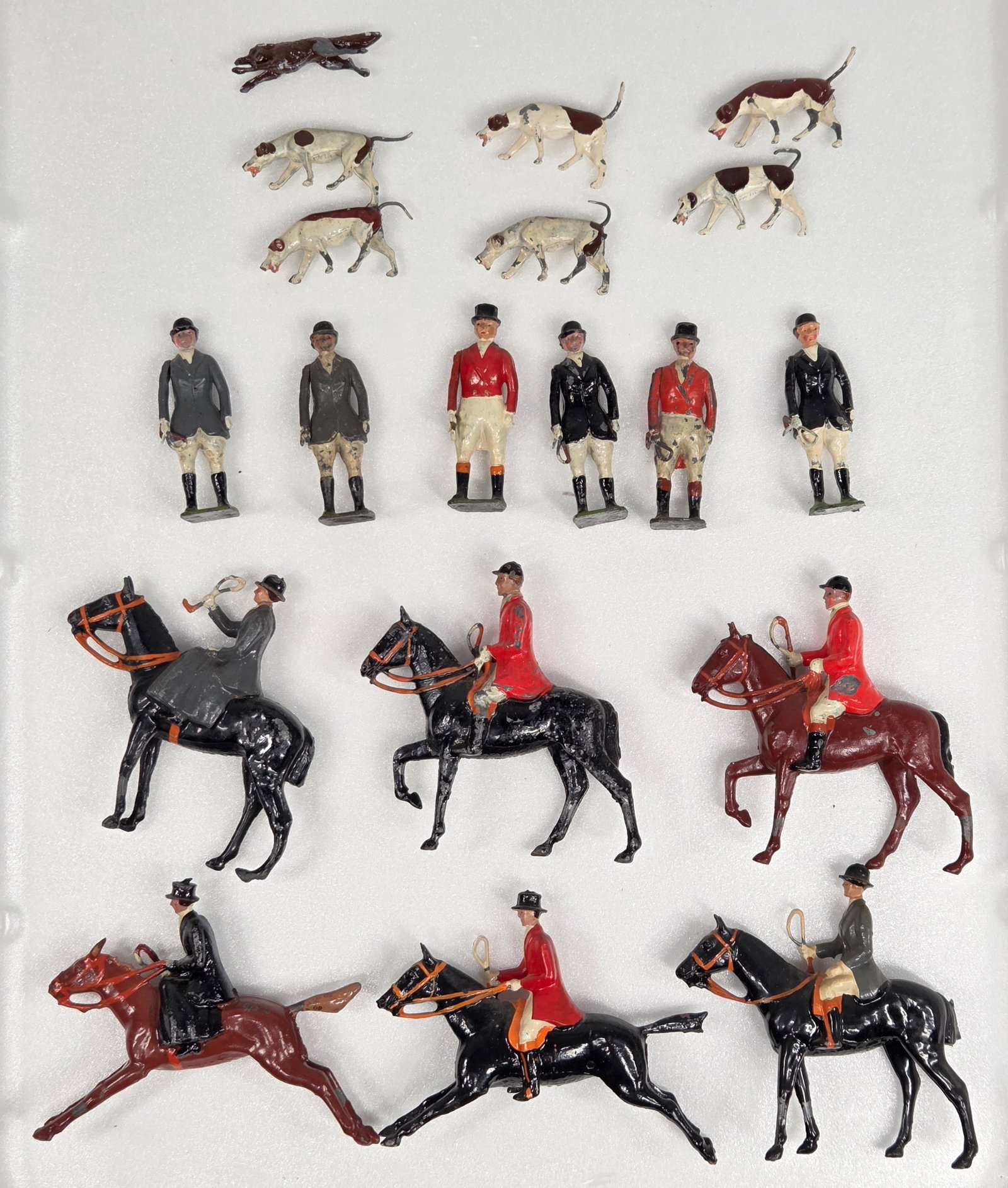 MISC. BRITAIN FOX HUNT LEAD FIGURES (1 of 11)