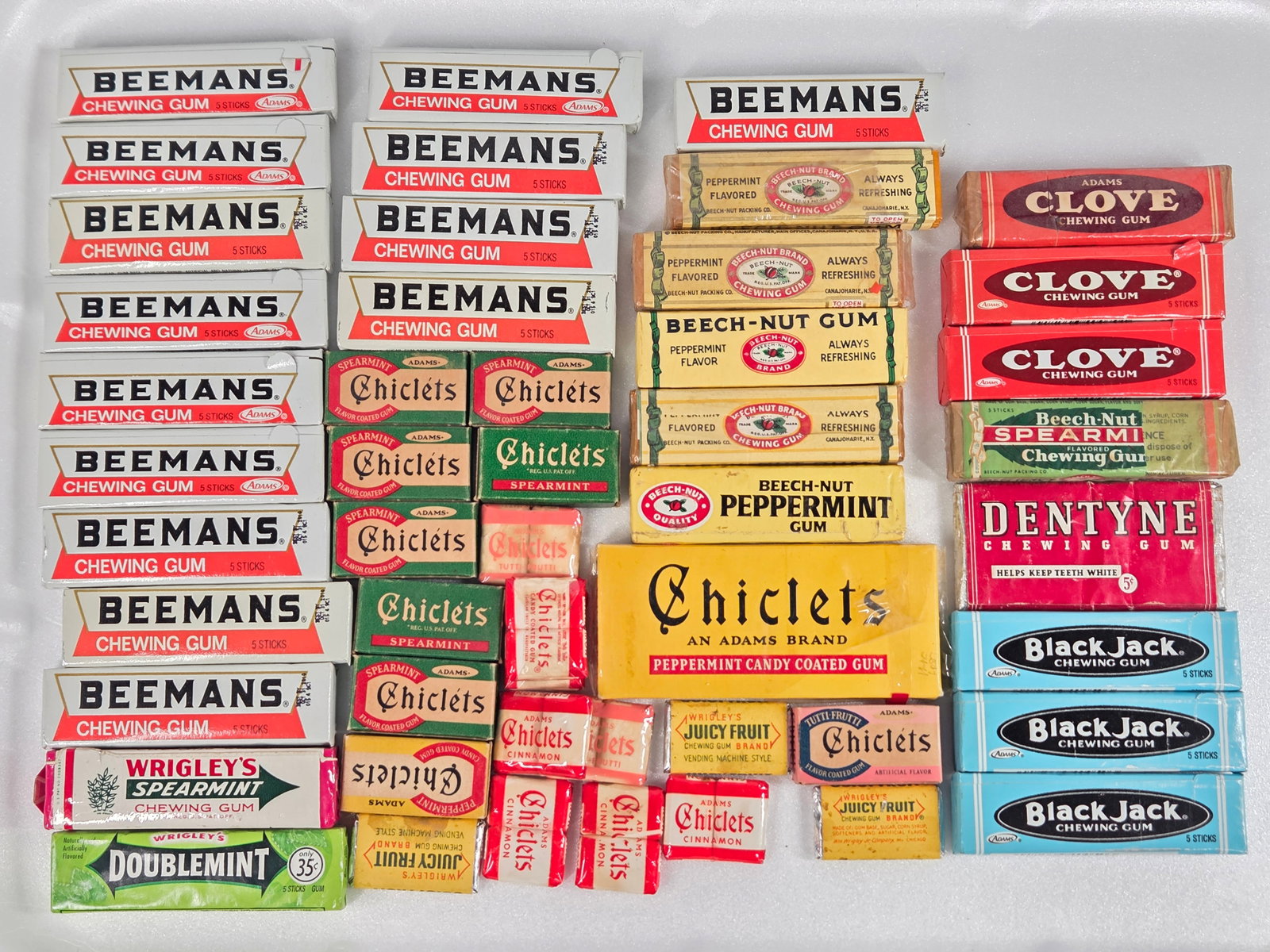 COUNTRY STORE CHEWING GUM PACKS: ALL REMAIN IN GOOD UNOPENED CONDITION.