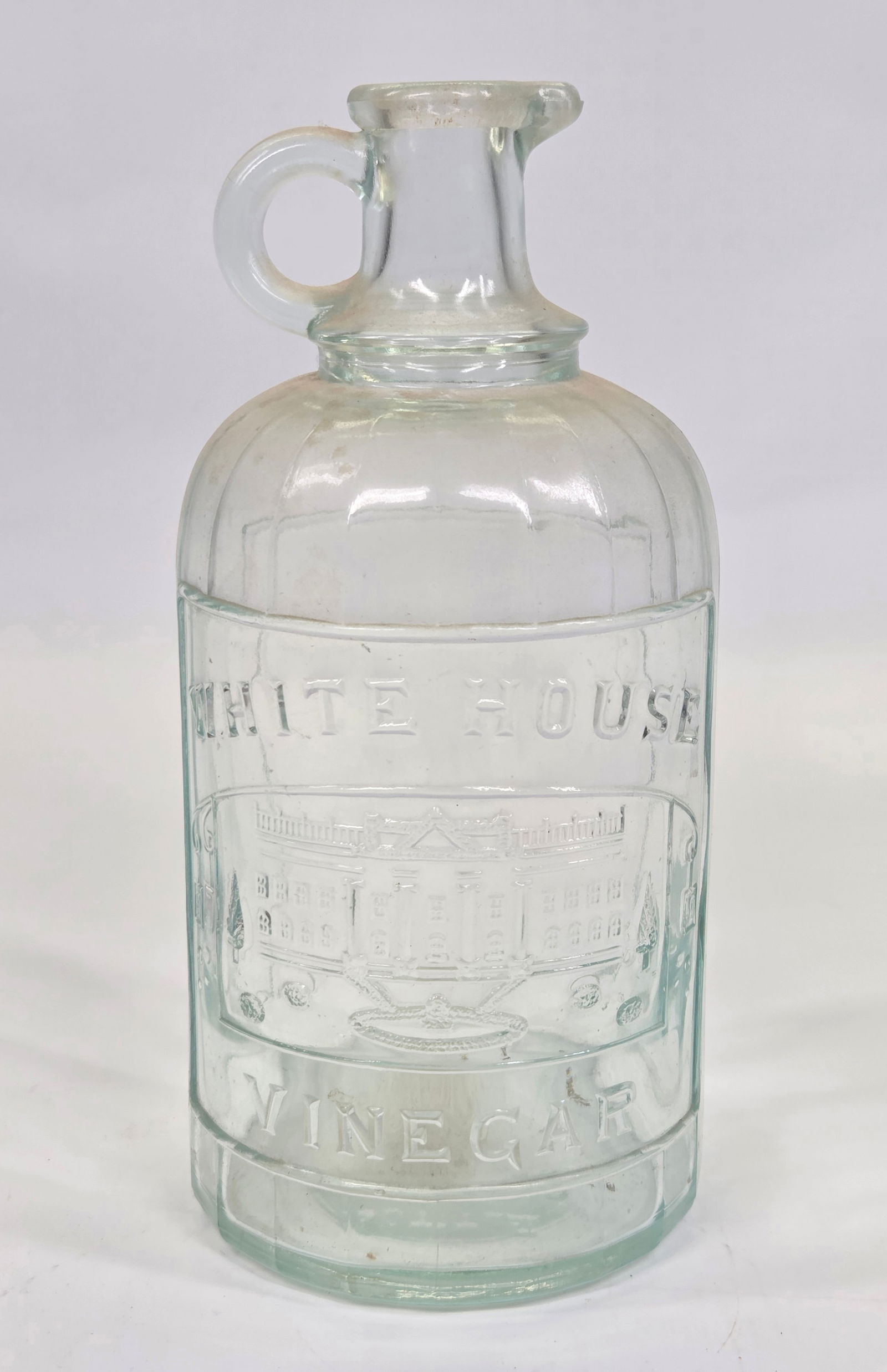 WHITE HOUSE VINEGAR GLASS BOTTLE (1 of 5)