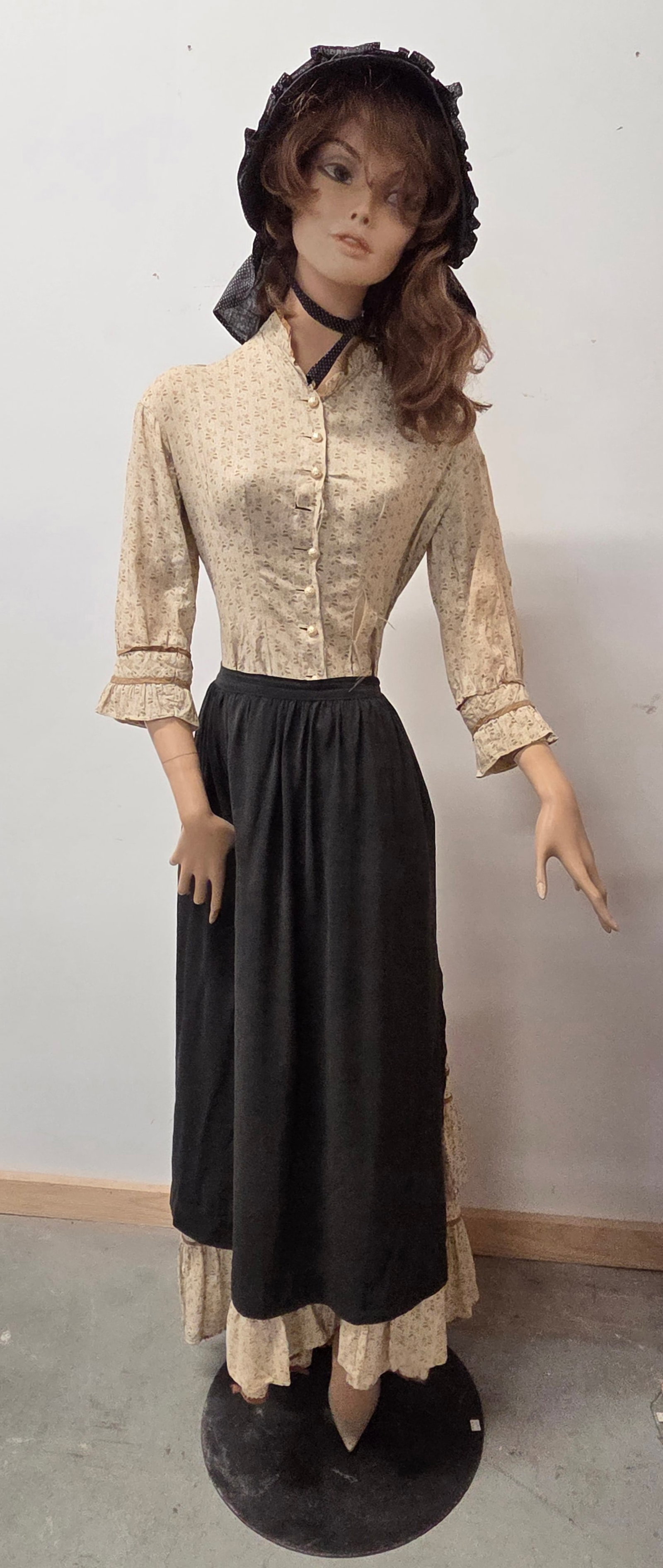 VINTAGE MULTI PIECE ARTICULATED MANNEQUIN (1 of 7)