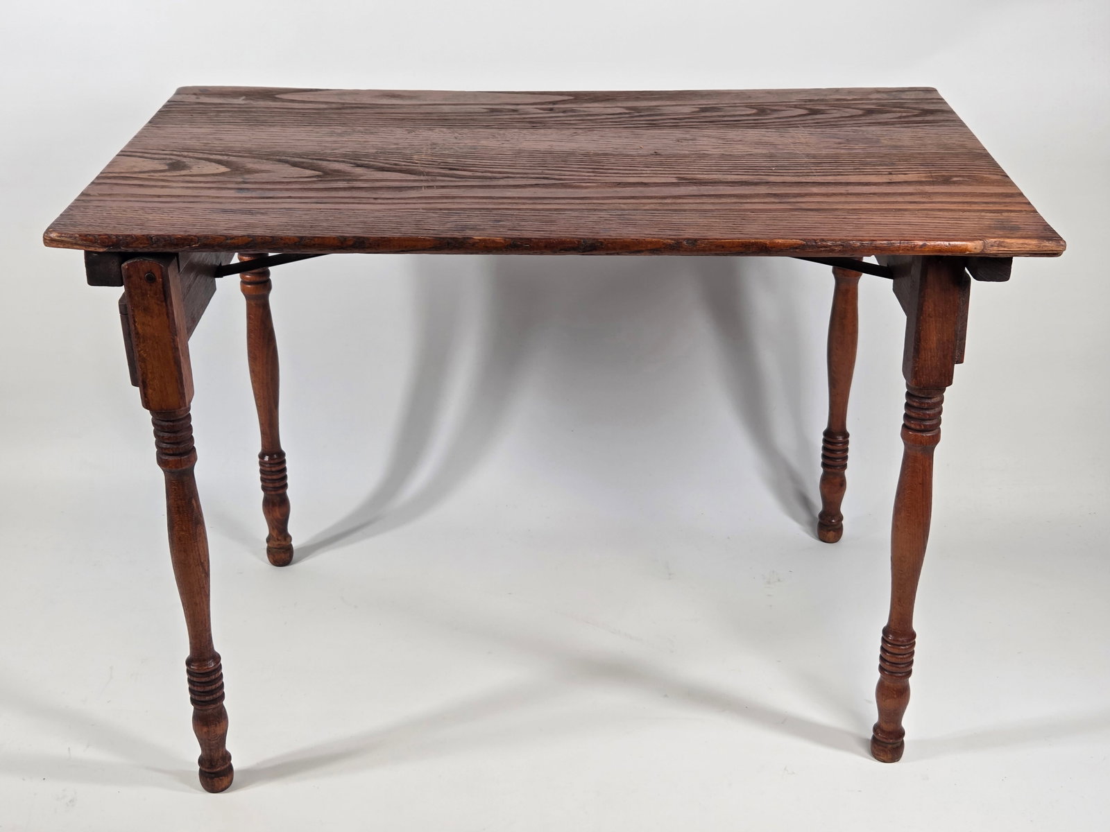 ANTIQUE WOOD CHILDS TABLE W/ FOLDING LEGS (1 of 4)