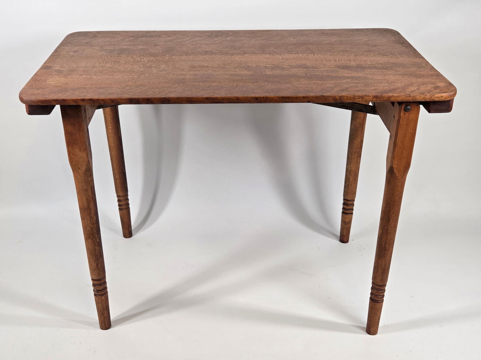 ANTIQUE WOOD CHILDS TABLE W/ FOLDING LEGS (1 of 4)