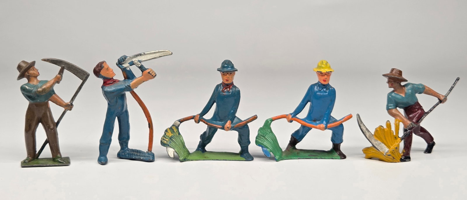 5) BARCLAY MANOIL LEAD FARMER FIGURES (1 of 7)