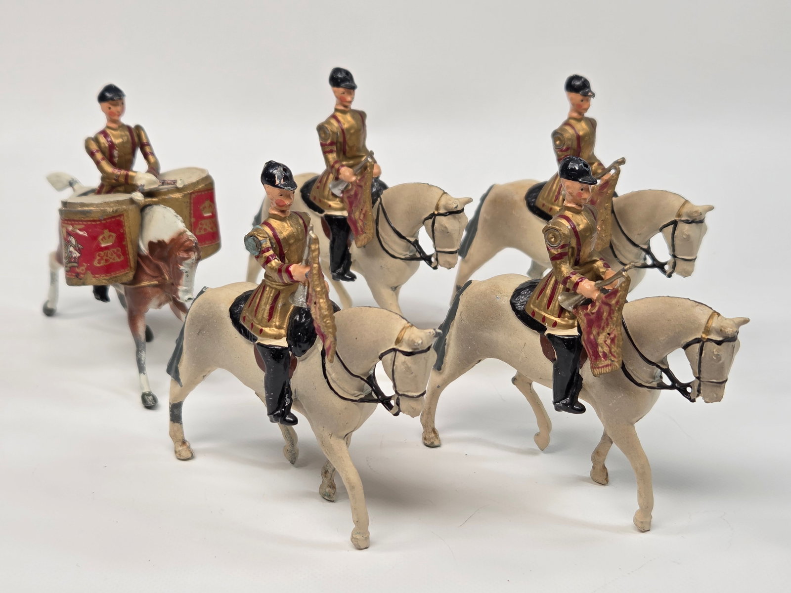 SET OF 5 VINTAGE BRITAIN LEAD HORSES W/ BAND (1 of 7)