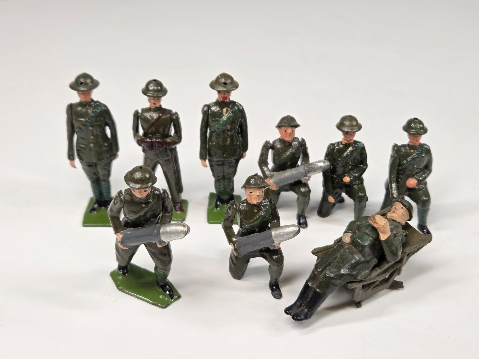 SET OF 9 VARIOUS BRITAIN LEAD SOLDIERS (1 of 8)