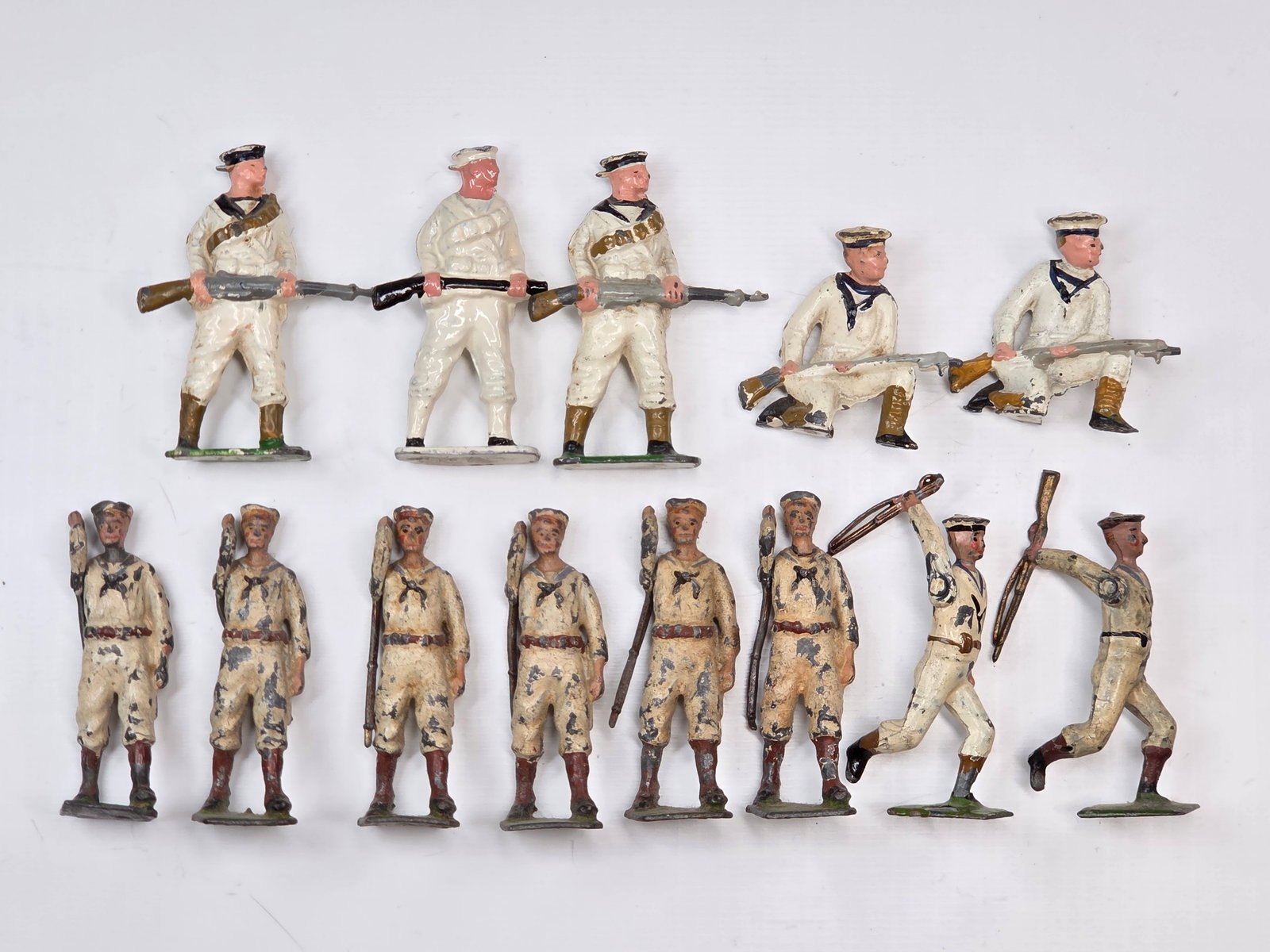 13) VARIOUS BRITAIN LEAD NAVY SAILORS SOLDIERS (1 of 4)