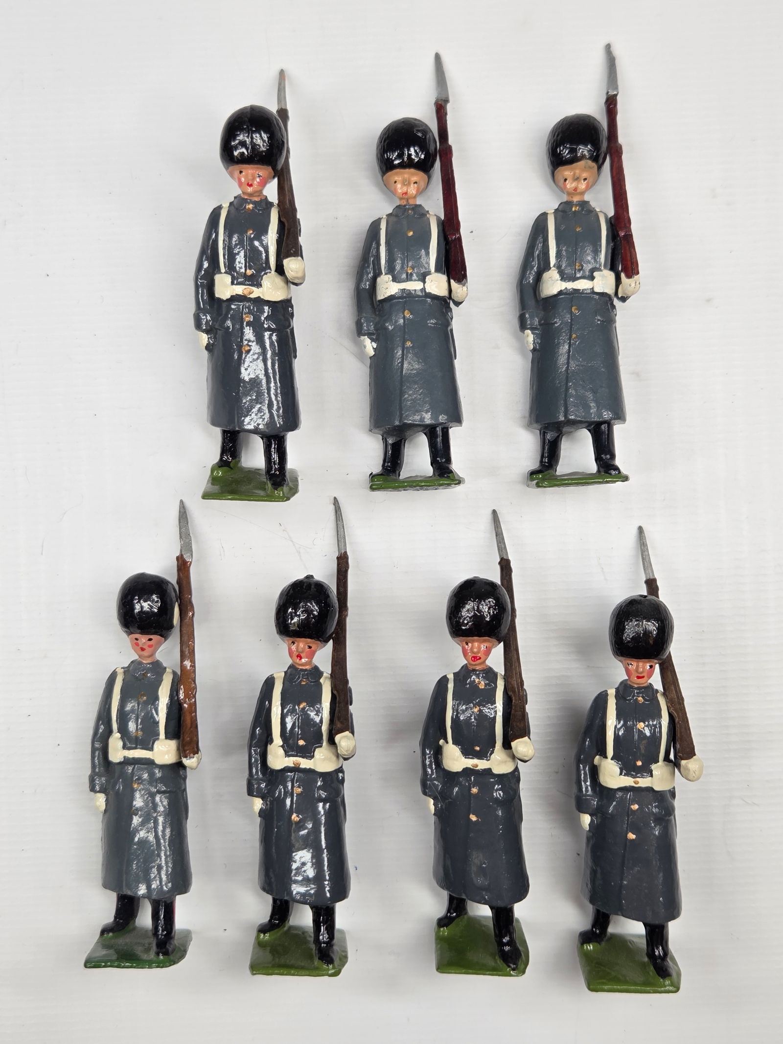 7) VINTAGE BRITAIN GRENADIER GUARDS IN WINTER DRESS (1 of 4)