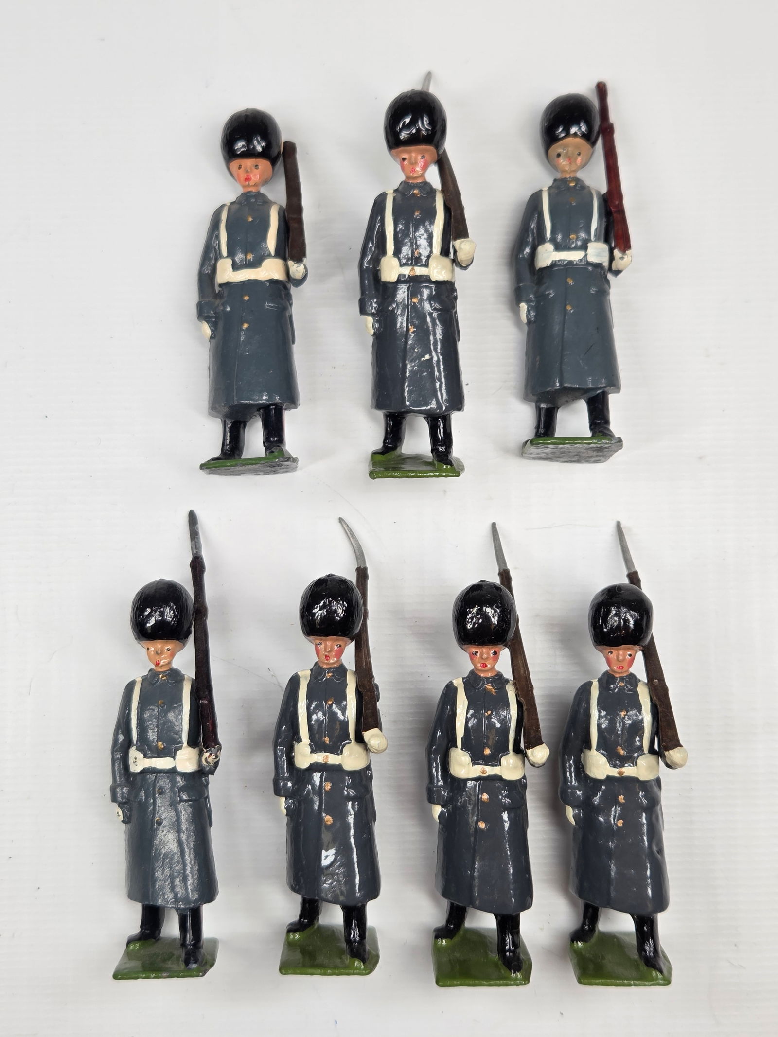 7) VINTAGE BRITAIN GRENADIER GUARDS IN WINTER DRESS (1 of 4)